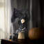 Décoration de sorcière assise 21 po H Halloween