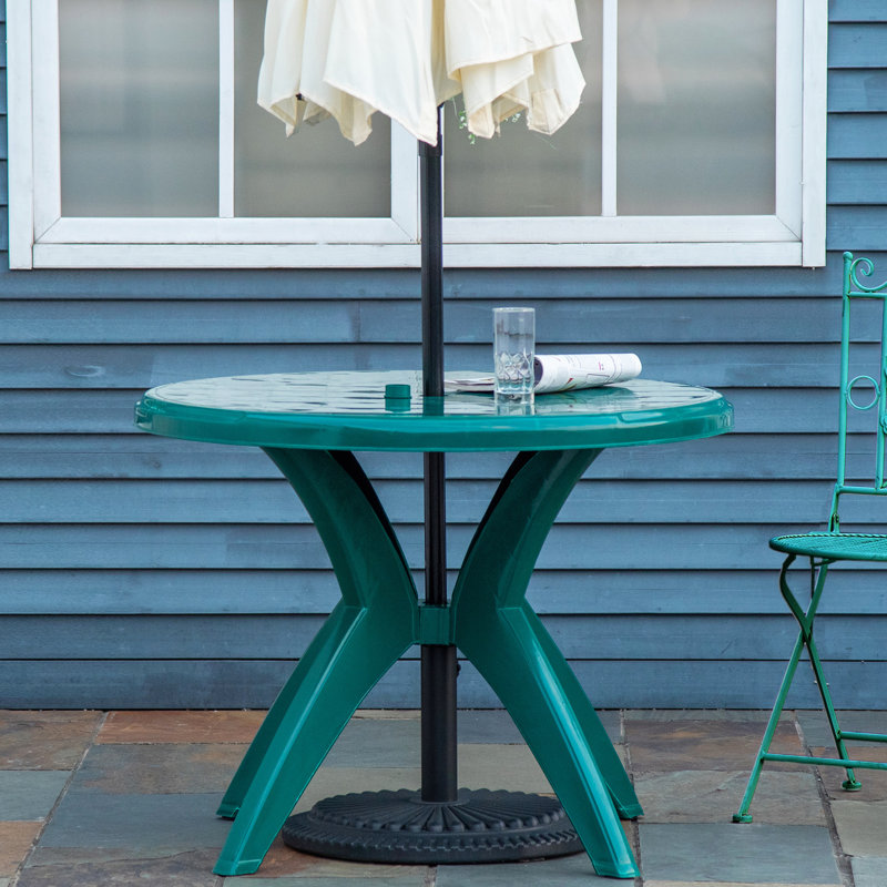 Table de patio ronde en plastique de 94,3 cm (37,15 po) avec trou pour parasol - Idéale pour les repas en plein air au bord de la piscine, dans le jardin ou près de l'eau. Construction antidérapante.