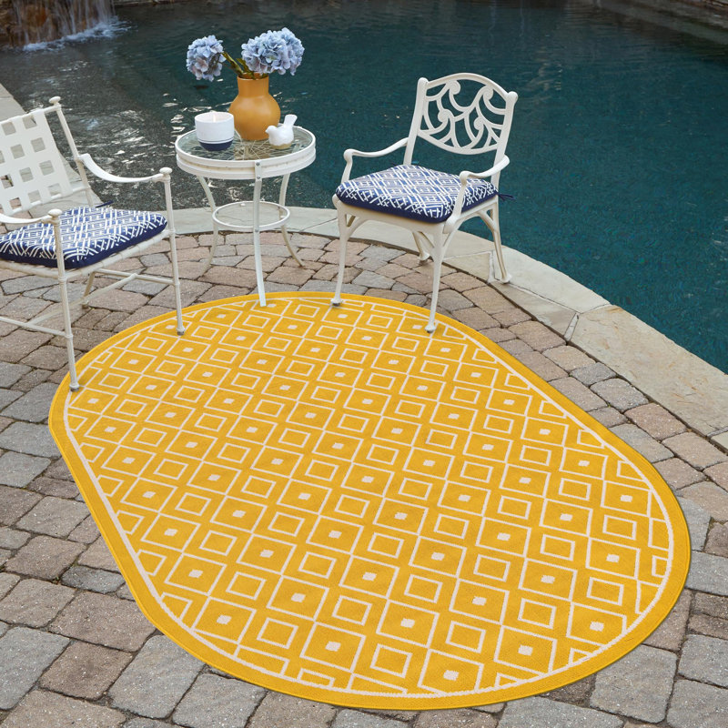 Tapis d'extérieur Preen couleur moutarde, Ovale 7 pi 10 po x 10 pi