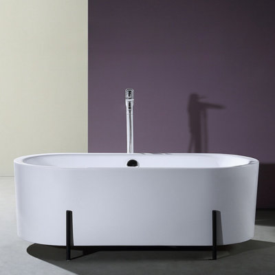 63 x 31.5 Bathtub