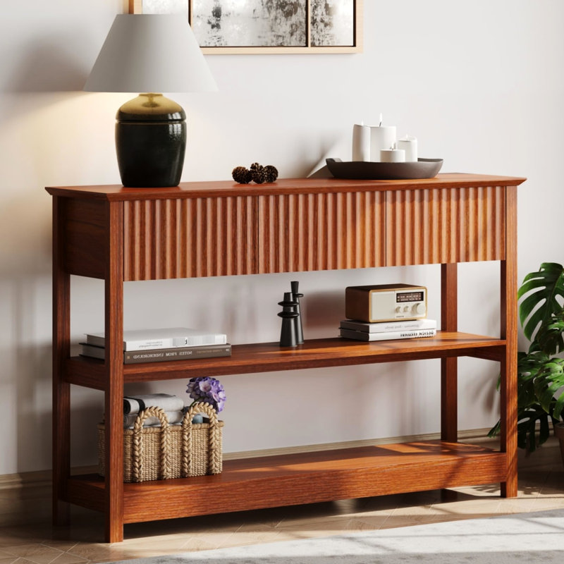 Élégant rangement cannelé pour hall d'entrée avec trois tiroirs d'une profondeur de 48,15 po, table d'apparence minimaliste moderne d'une largeur de 12,01 po, couleur brune