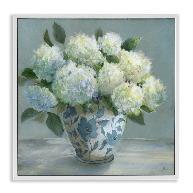 Hortensias dans un vase élégant, estampe numérique, design par Nan, Encadrement giclée blanc côtier, H 12 po x l 12 po