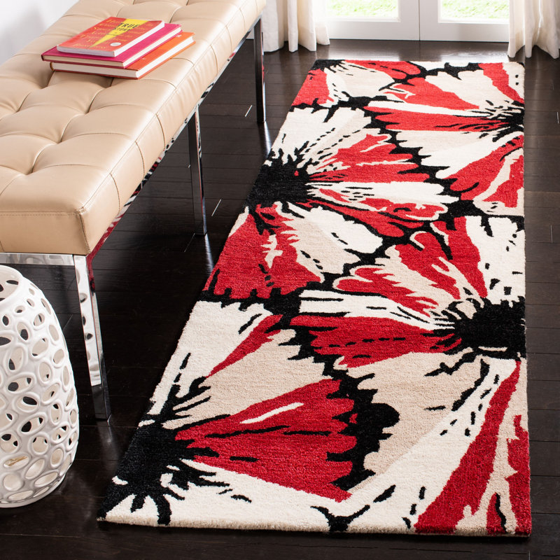 Soho Hand Tufted Wool And Viscose Floral Rug, Runner 2'6" x 8'