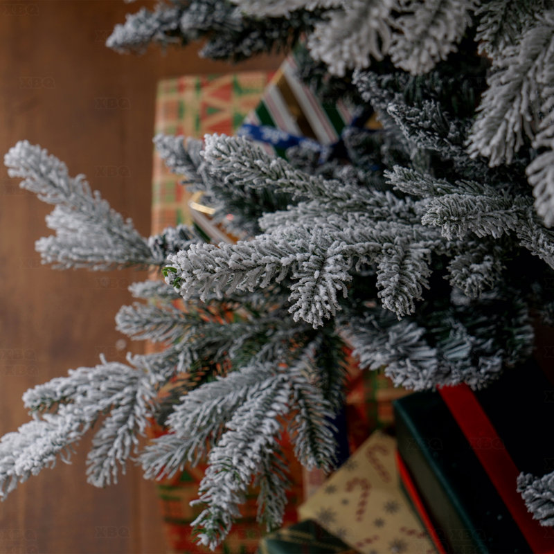 Arbre de Noël artificiel à charnière 7,5 pi, 1218 branches réalistes, base en acier, ouverture automatique, H 7 pi 4 po