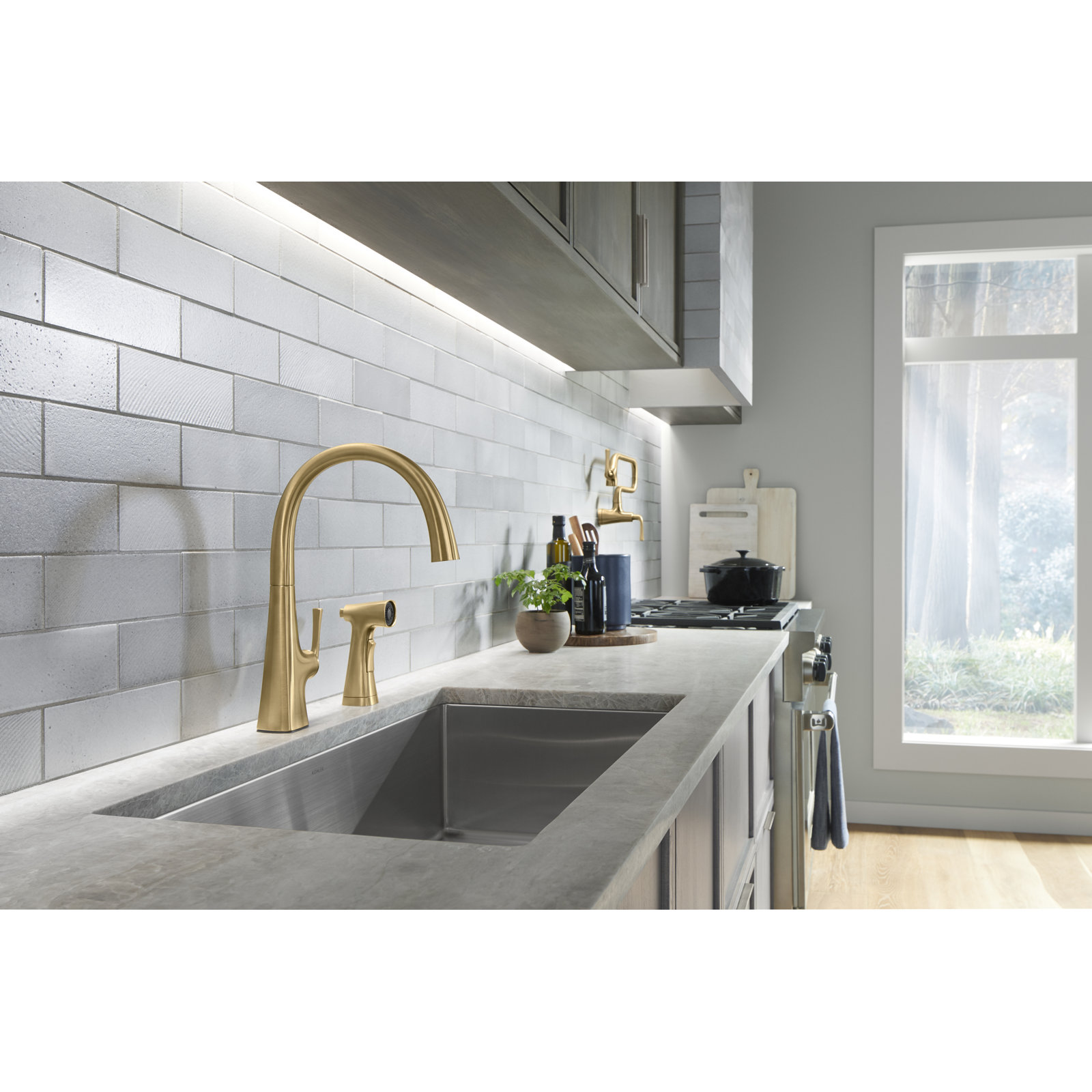 Graze Pull-Down Faucet with Accessories, Gold