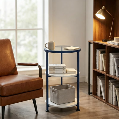 Table d'appoint ronde à 3 niveaux avec plateau en verre trempé, table de chevet élégante en métal pour petits espaces, table de bout moderne pour le salon, la chambre à coucher, structure bleu marine avec tablettes blanches