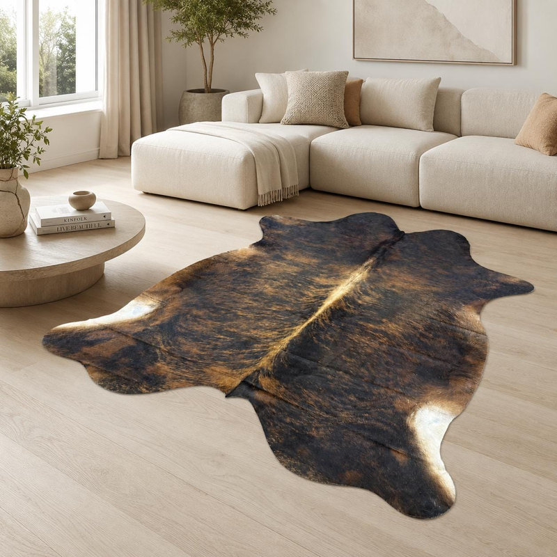 Tapis en peau de vache véritable 6,11 x 7,8 pi avec poils de vache véritable - brun foncé noir