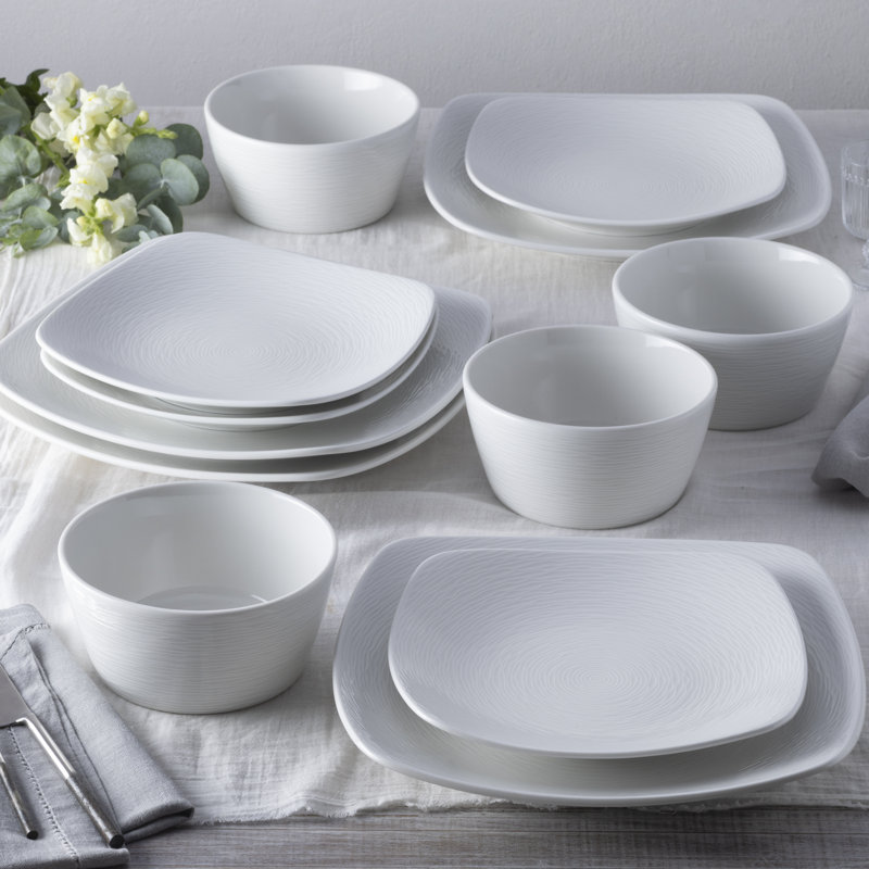 Assiettes plates Noritake, Blanc