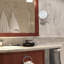 Miroir mural lumineux et moderne Verdell Howell