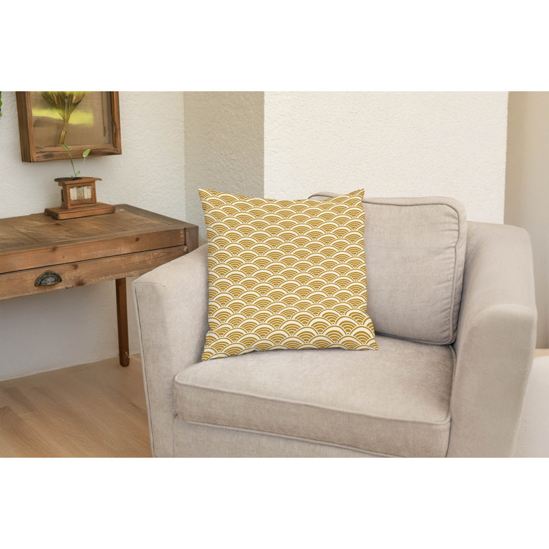 Coussin décoratif Bold Seigaiha, Carré 20 po, Ocre doré géométrique