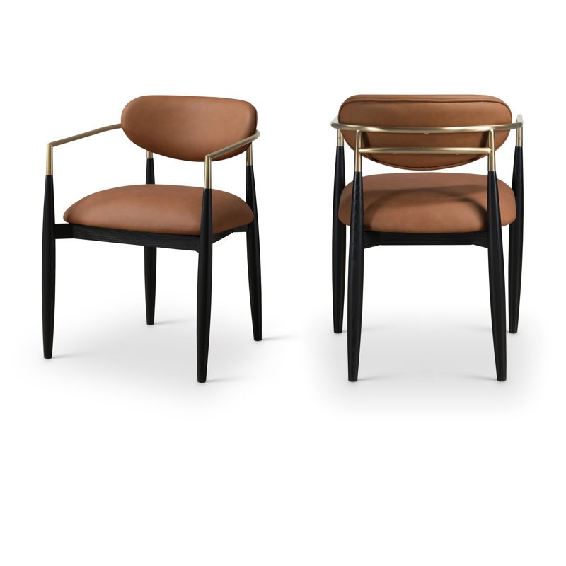 Chaise rembourrée en cuir Eligah, Noir teint / laiton brossé, Cuir cognac végétalien
