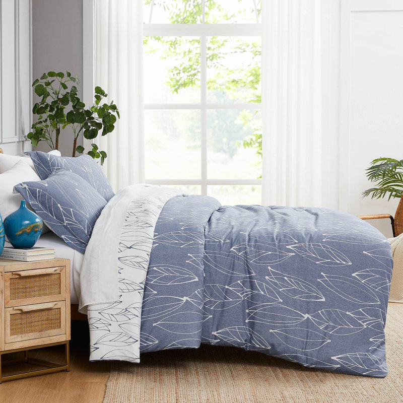 Vilano Choice Reversible Oversized Duvet Cover Set with matching shams, King Duvet Cover + 2 Shams, Blue