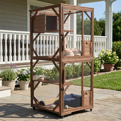 Grande cage extérieure pour chat en bois à 2 niveaux sur roulettes verrouillables, cage en forme de sapin massif avec plateformes à plusieurs niveaux et maison de repos, résistante aux intempéries et à l'épreuve des prédateurs