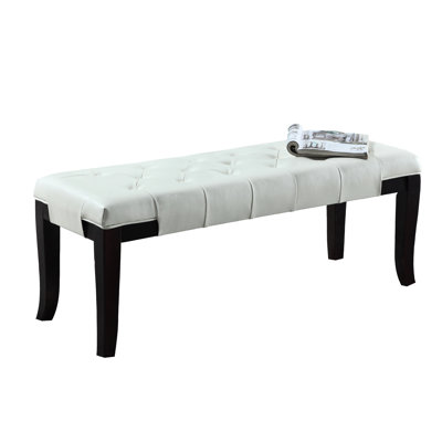 Le banc chic en similicuir blanc convient parfaitement aux chambres à coucher, aux salons et aux vestibules modernes
