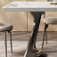 Table de salle à manger élégante en acier inoxydable-32449688