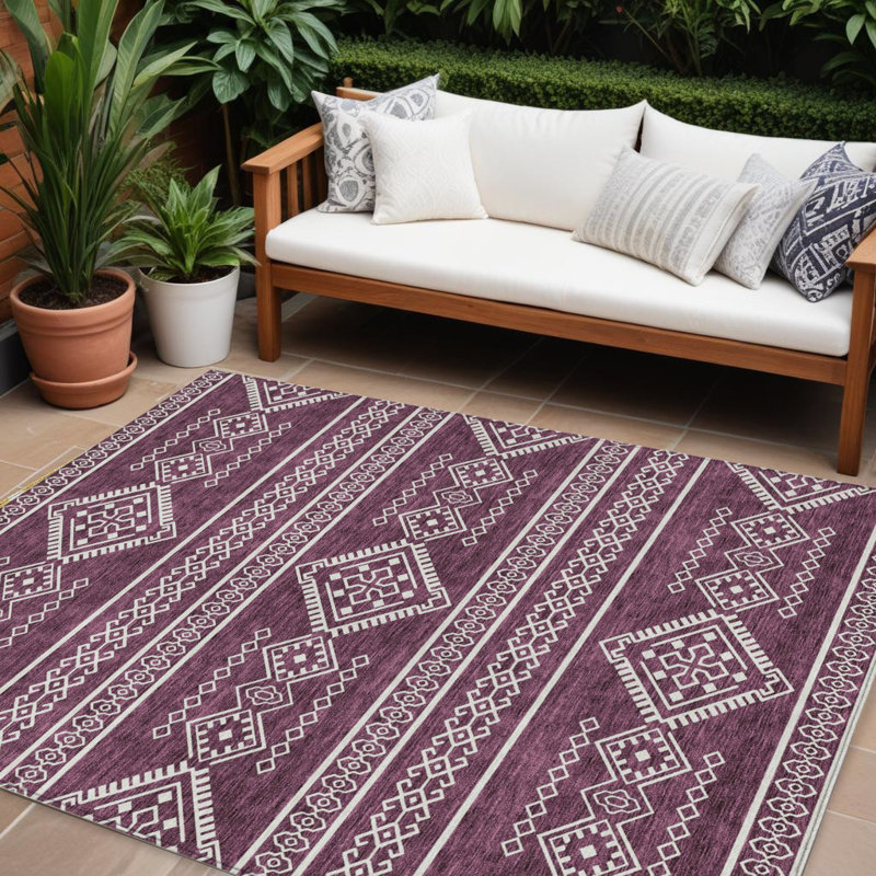 Tapis intérieur / extérieur lavable 9 pi x 12 pi aubergine et ivoire Southwestern