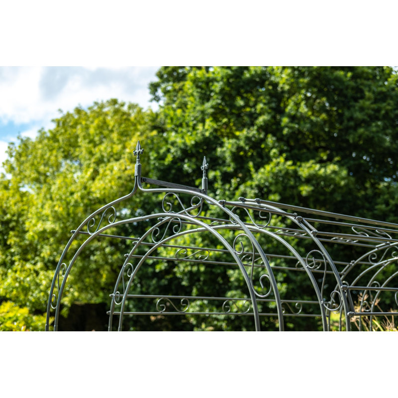 Fleur-De-Lys 145cm W x 240cm D