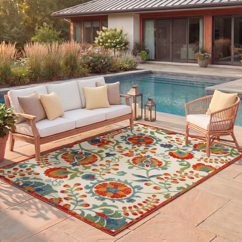 Tapis floral intérieur / extérieur Deka, Rectangle 5 pi 3 po x 7 pi 5 po