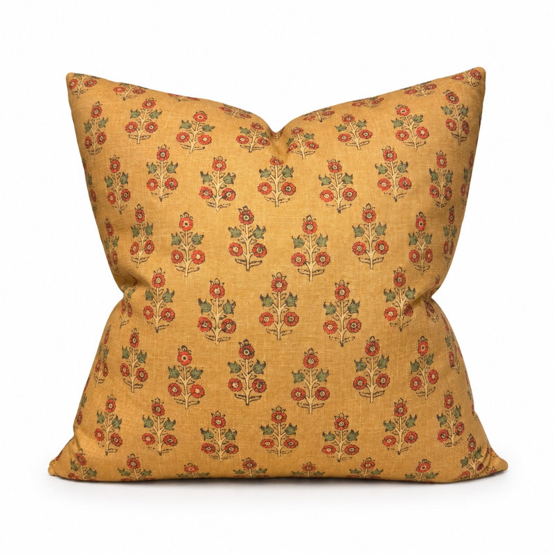 Arden Upholstered London Sofa with Bench Seat, 2 Trillium Blend Toss Pillows, 1 Kidney Pillow