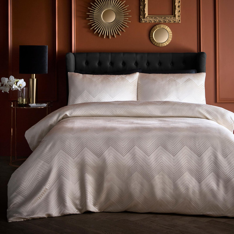 Laurence Llewelyn-Bowen Cocktail Duvet Cover Set Black, Double Duvet Cover + 2 Standard Pillowcases, Ivory
