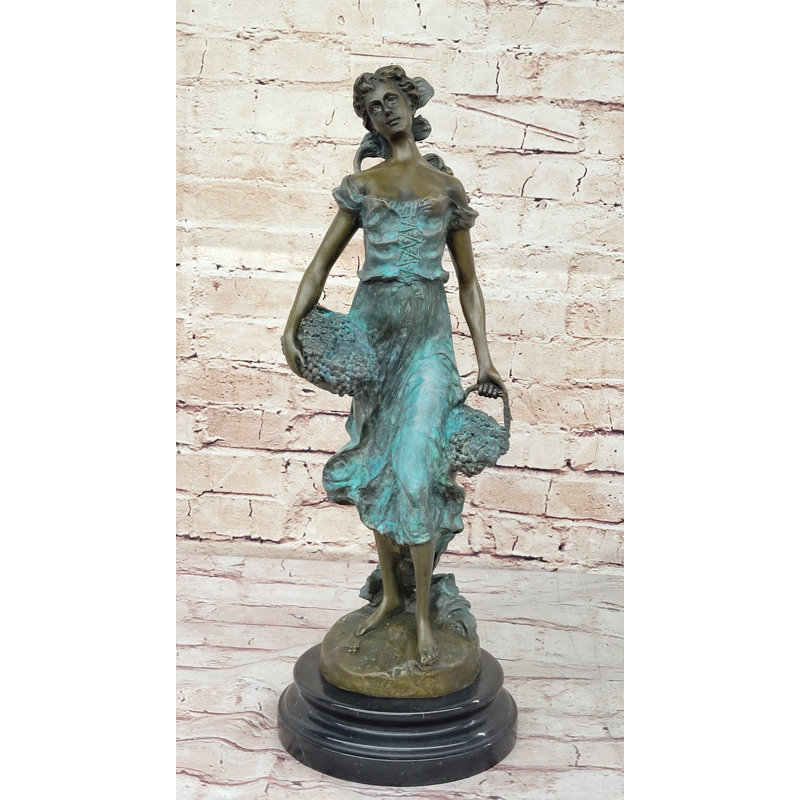 Figurine classique Eleanora