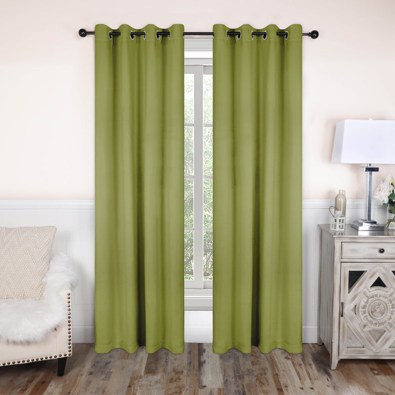 Paire de rideaux obscurcissant avec œillets Millendon, Sauge, L 46 po x L 108 po