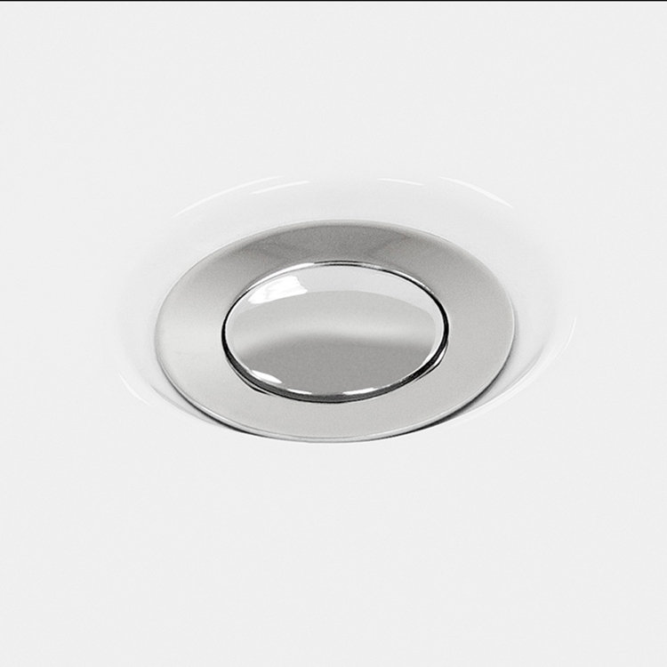 Baignoire de trempage blanche de 59 po avec garniture en chrome poli Davia, Blanc avec garniture chrome poli
