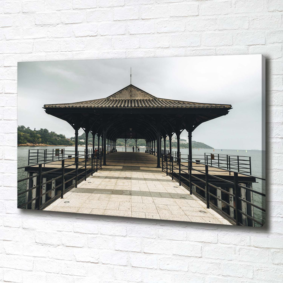 Pier in Hongkong - Kunstdrucke auf Leinwand