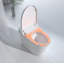 Toilette intelligente de luxe intelligente avec pulvérisateur d'eau chaude et sécheuse instantanées, fonction de chasse d'eau automatique / capteur de pied, siège de bidet chauffé à température ajustée, affichage à DEL