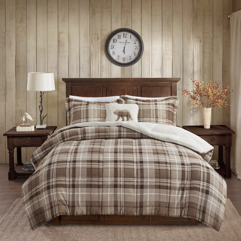 Polyester Plaid Comforter Set