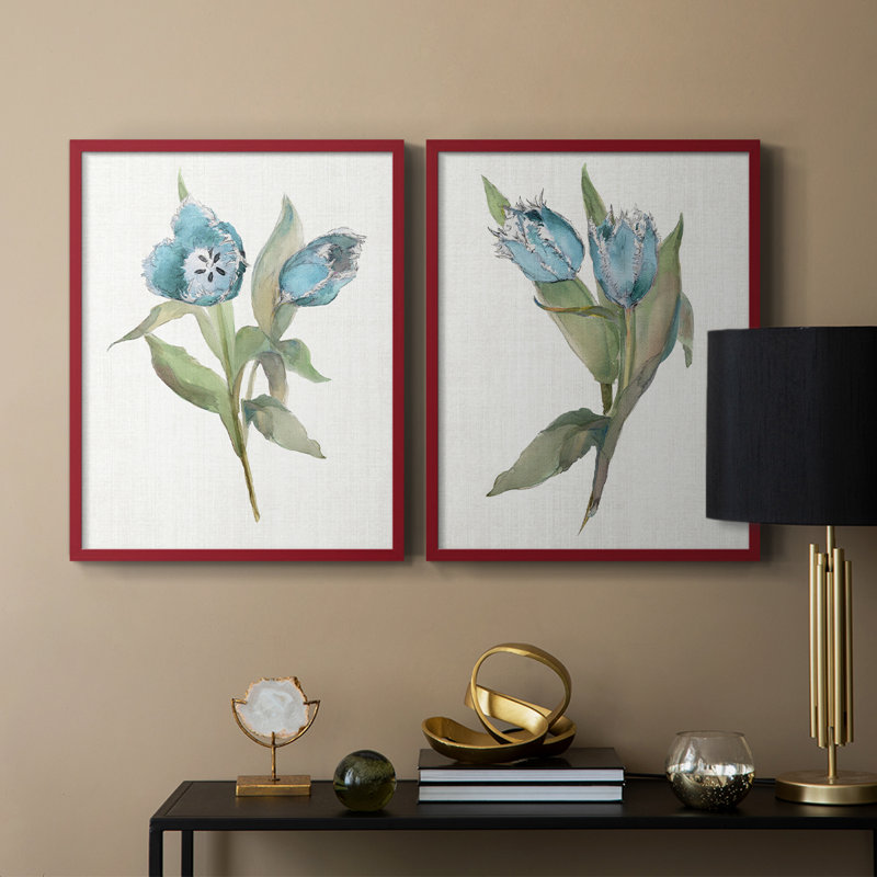 «Blue Tulip Picks I», reproduction encadrée de qualité supérieure - prête à être accrochée - aucun clou requis - aucun clou requis