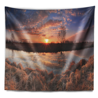 Tapisserie Schafer Sunrise Above Spring River