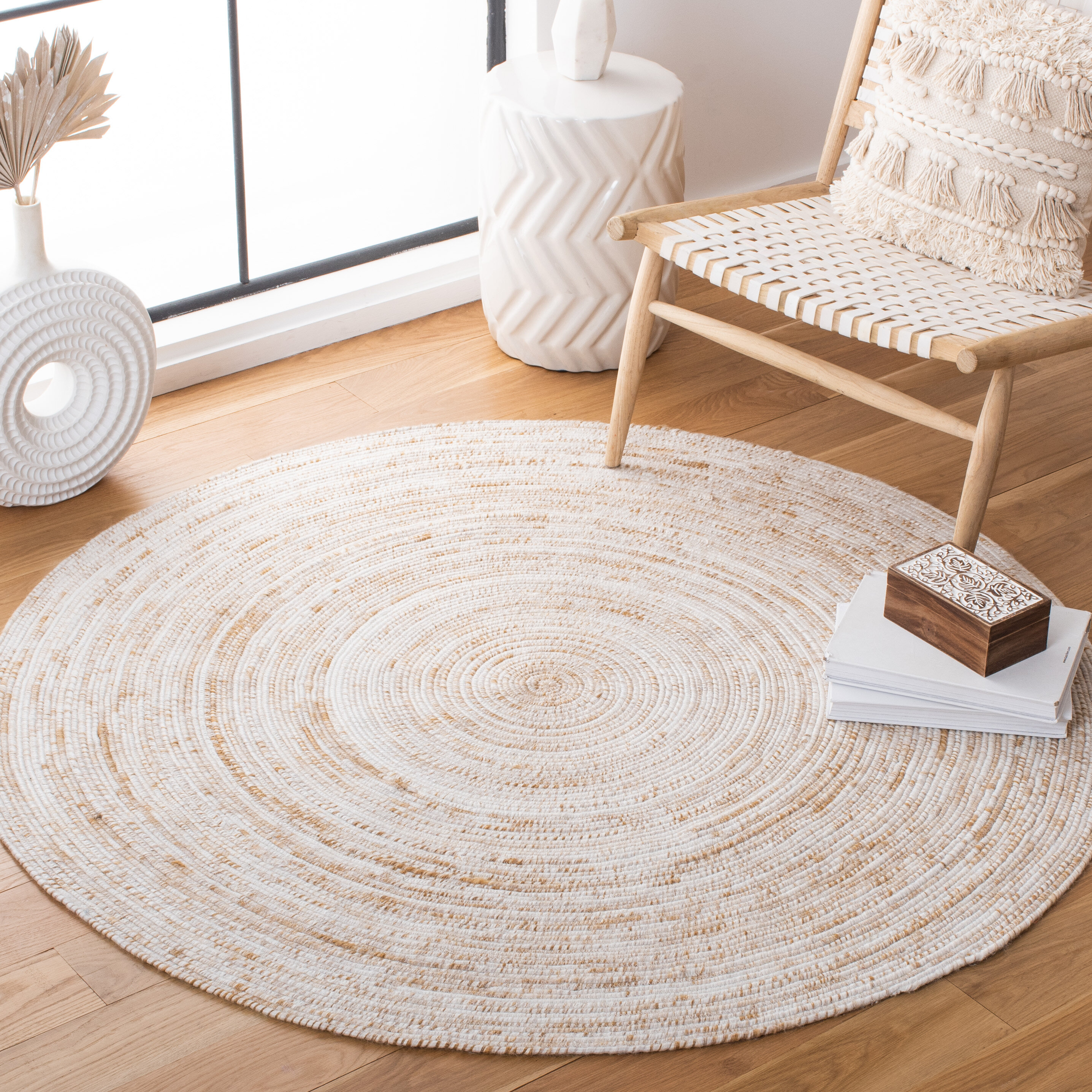 Chatham Round Braided Design Jute and Polyester Blend Indoor Area Rug - 4  Foot