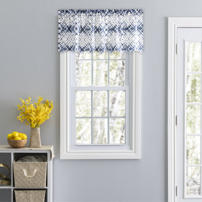 Lille Geometric Pointed Window Valance
