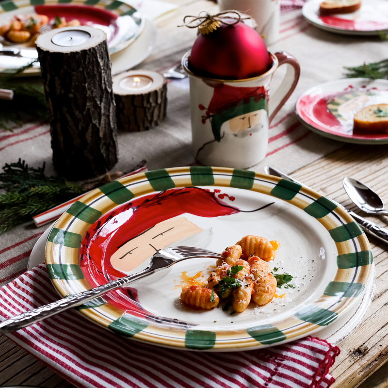Assiette à salade ronde Old St. Nick - chapeau rouge