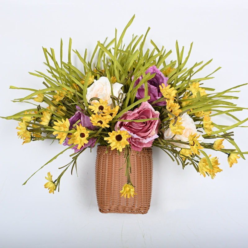 Arrangement floral de pivoine de campagne artificielle avec panier pour porte d'entrée murale
