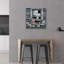  «Keep Out» par Campbell Frost, art mural en verre acrylique, 24 po x 24 po