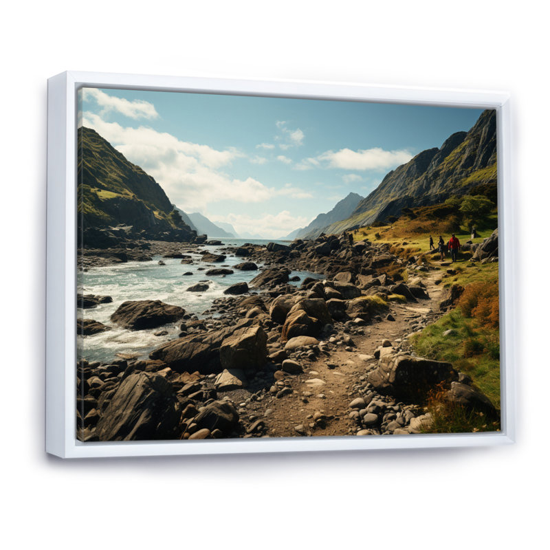 «Bistra Rocky Beach Coastal Wanderer II», reproduction sur toile, H 12 po x l 20 po x P 1 po, Cadre flottant blanc