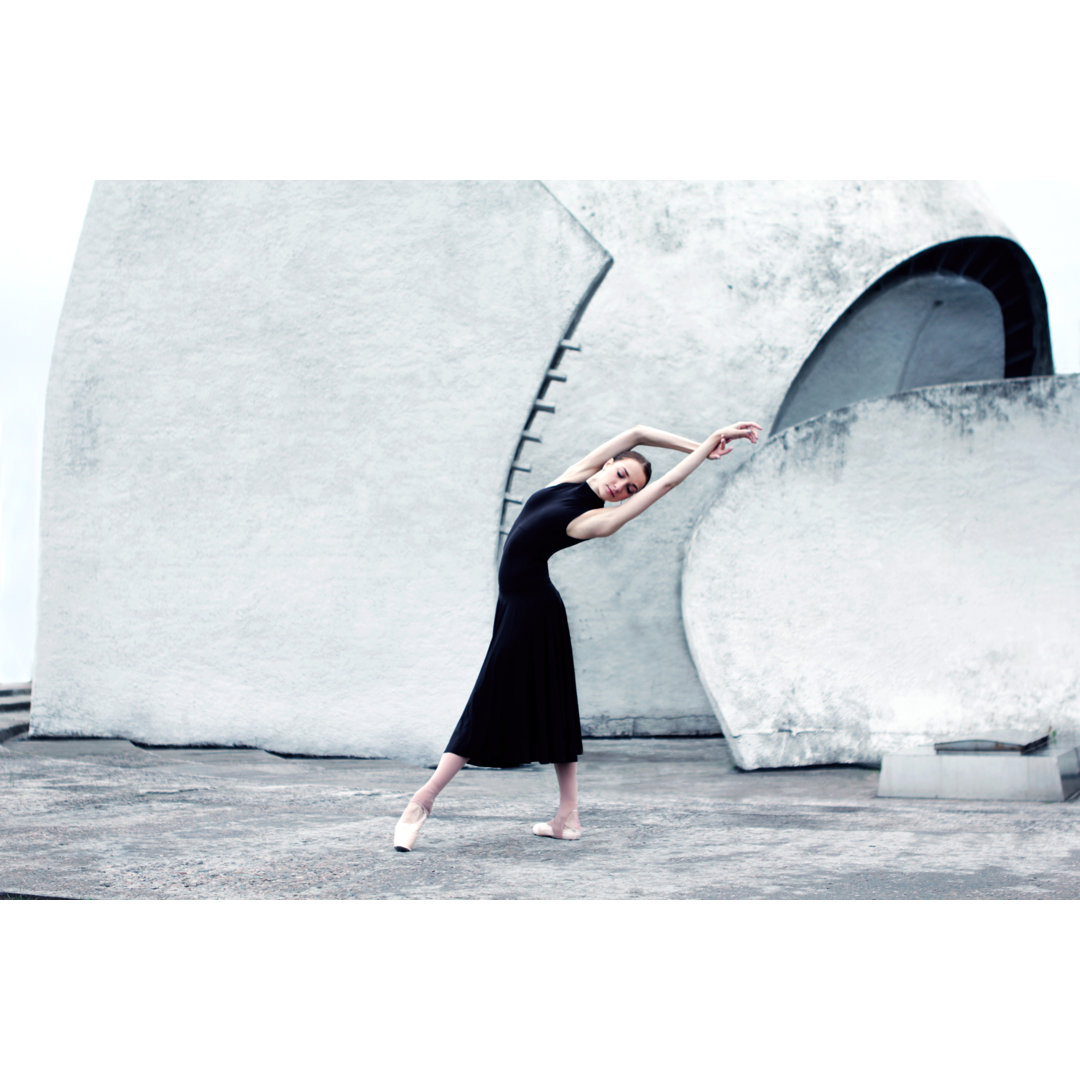 Ballet On The Streets von Kate_Koreneva - Kunstdrucke auf Leinwand