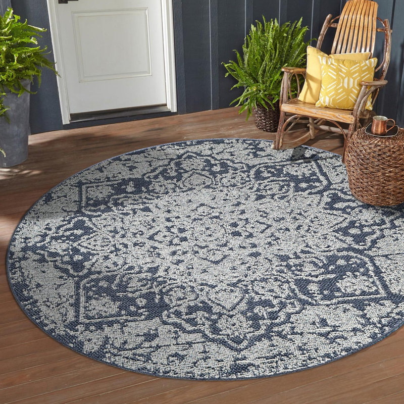 Indoor/Outdoor Traditional Area Rug, Round 3'1"