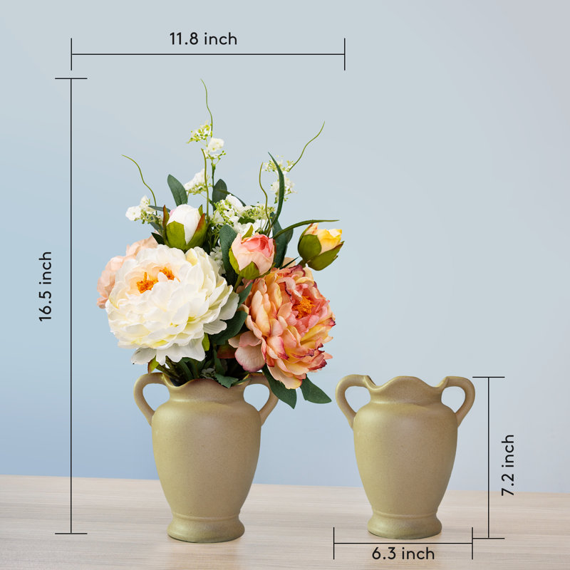 Arrangement de soie dans un vase