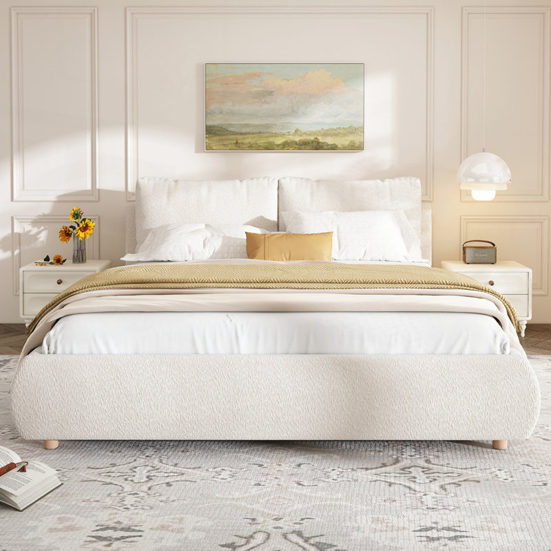 Lit plateforme tapissier avec deux coussins amovibles en tissu doux pour un confort et un style ultimes
