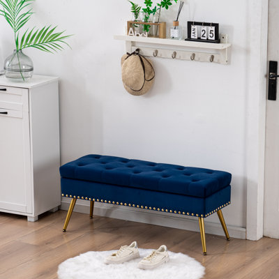 Banc de rangement en velours avec garniture cloutée Renata