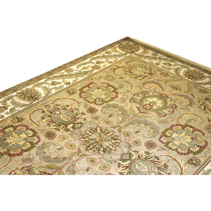 Hand Knotted Wool Oriental Area Rug in Gold And Ivory
