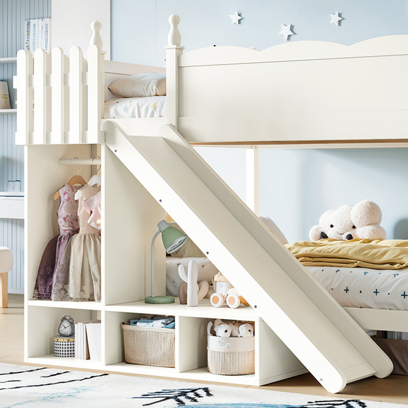 Lit superposé en bois peu encombrant avec glissade, tablettes de rangement et échelle Cavero, Beige