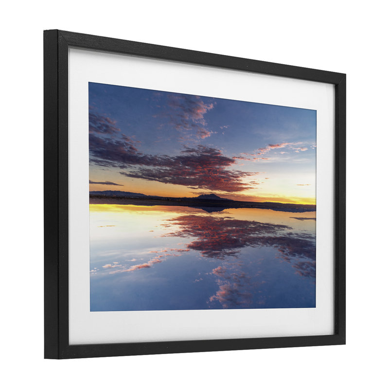 «Calm Sunset Reflection», reproduction de verre encadrée par Robin Vandenabeele, H 14 po x l 20 po, Cadre noir minuit