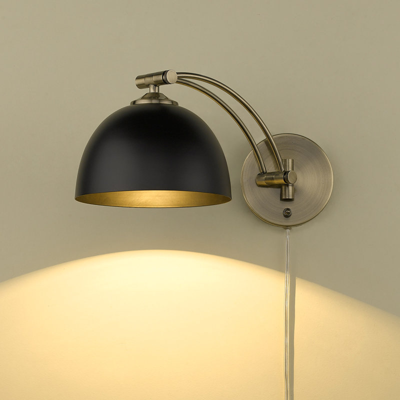 Bras pivotant à 1 lumière à intensité variable Felecia, Laiton vieilli, Noir mat
