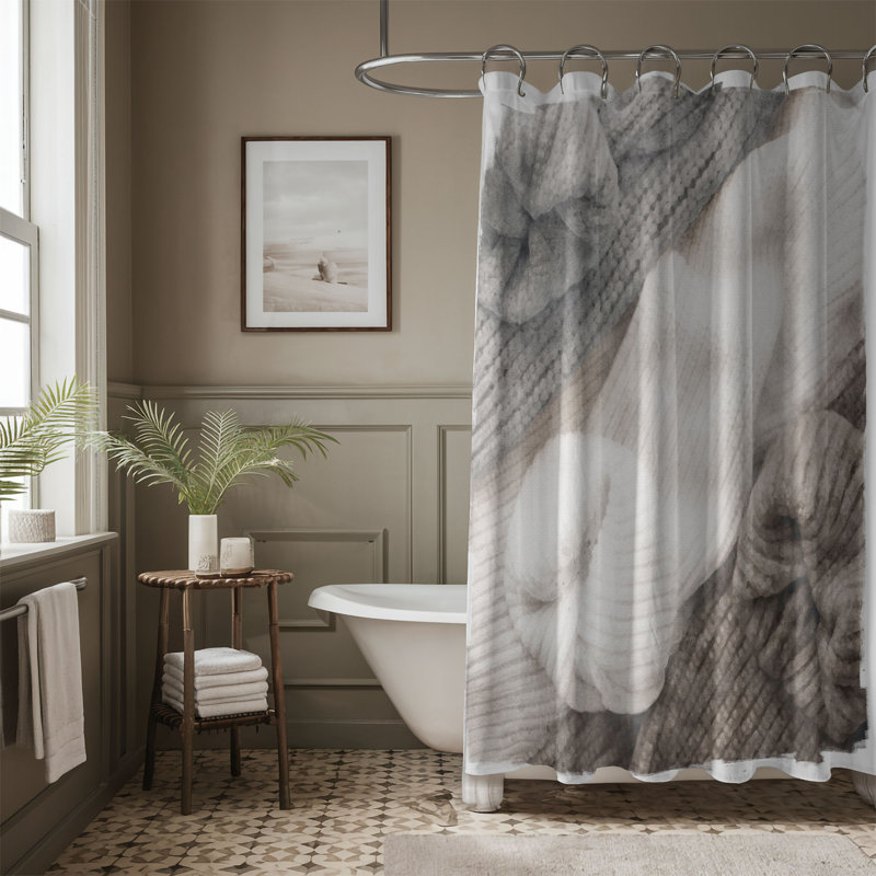 Tattianna Shower Curtain, H 74 po x l 71 po