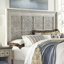 Ensemble de chambre à coucher avec lit à panneaux, commode et miroir Haylee-103534935-124571340