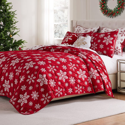 Greenland Home Fashions Snowflakes 2-Piece Twin Size Red Coverlet Set, 68x88 Inch